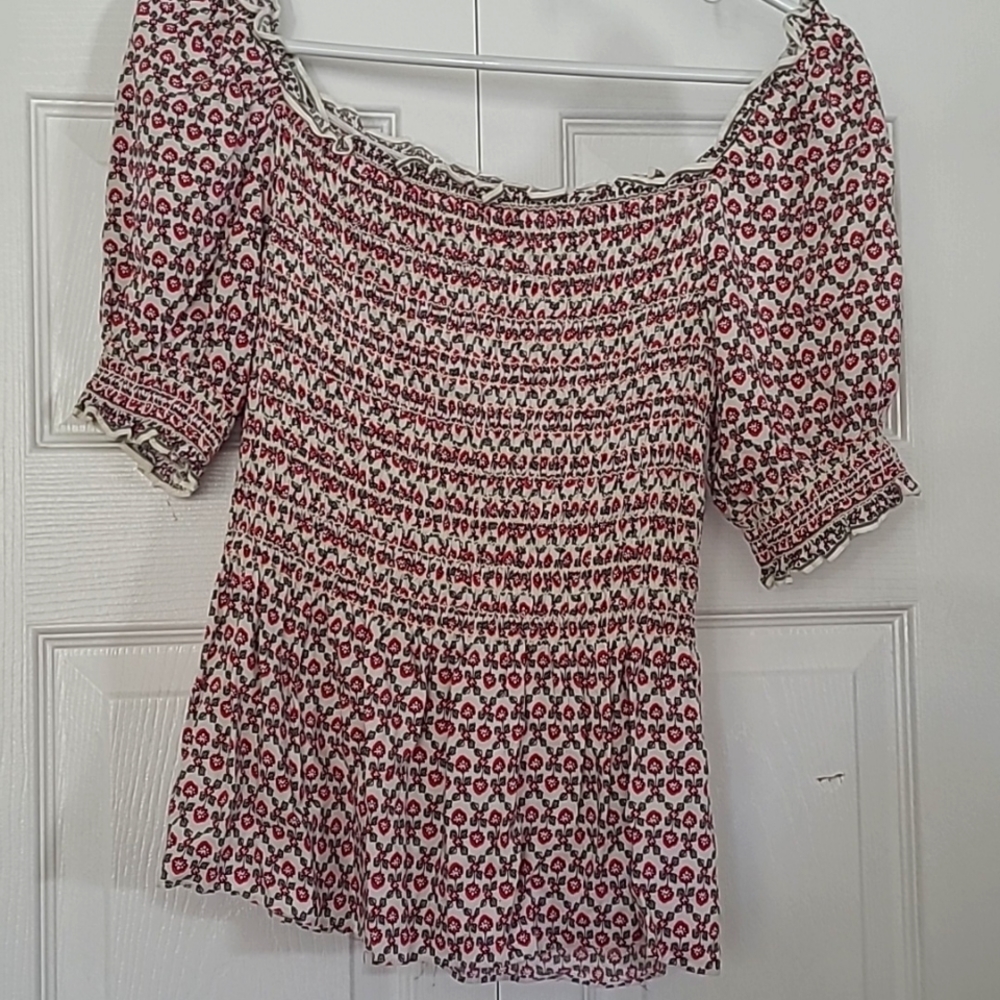 Medium smocked top